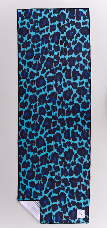 Kaleidoscope yoga towels in vibrant prints for men and women, perfect for hot yoga sessions
